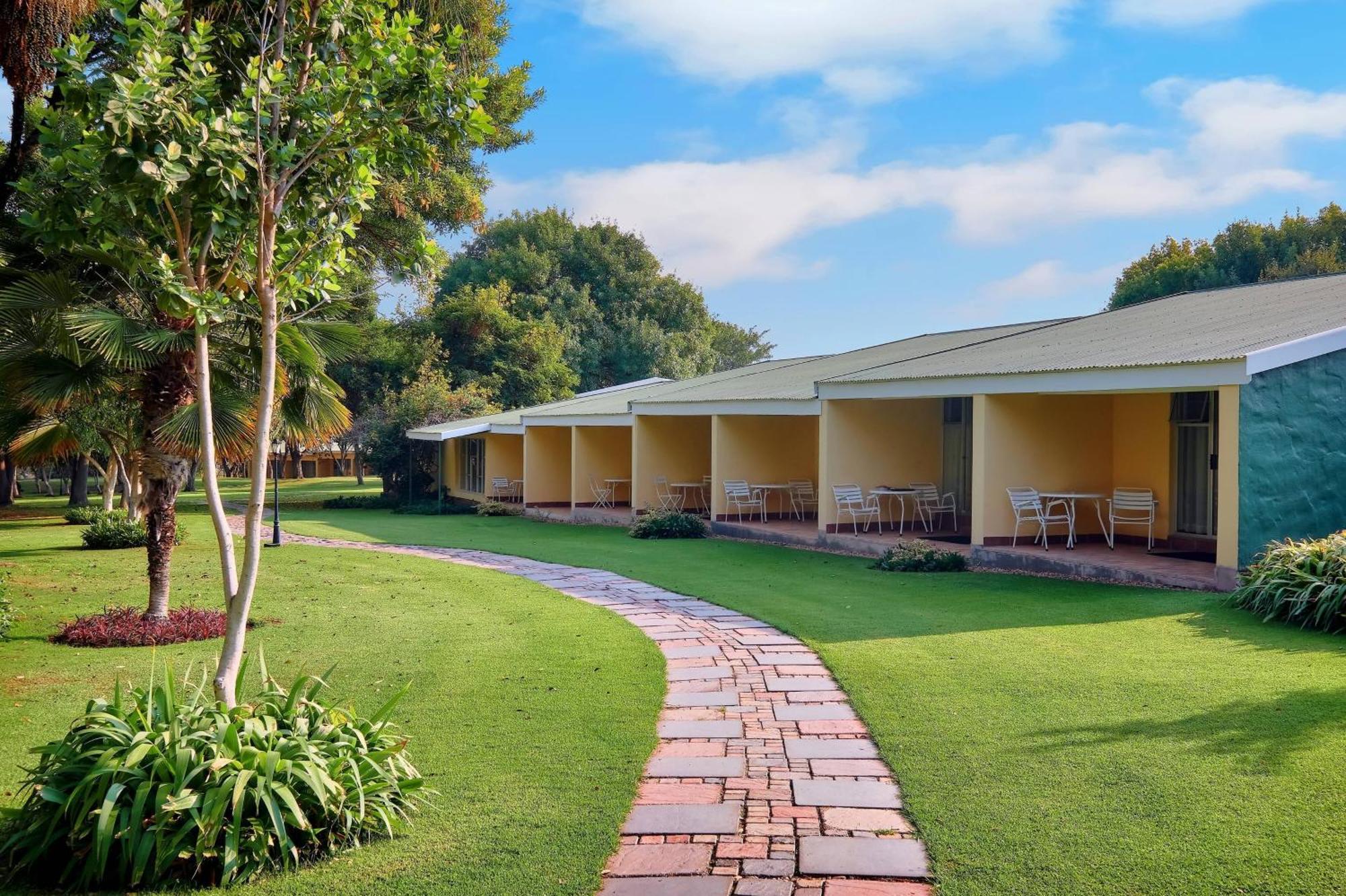 Protea Hotel By Marriott Polokwane Ranch Resort エクステリア 写真